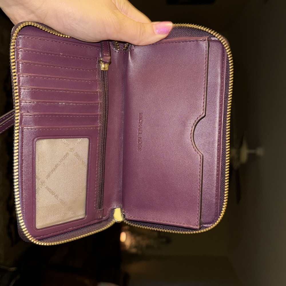 Michael Kors wallet - Picture 6 of 6